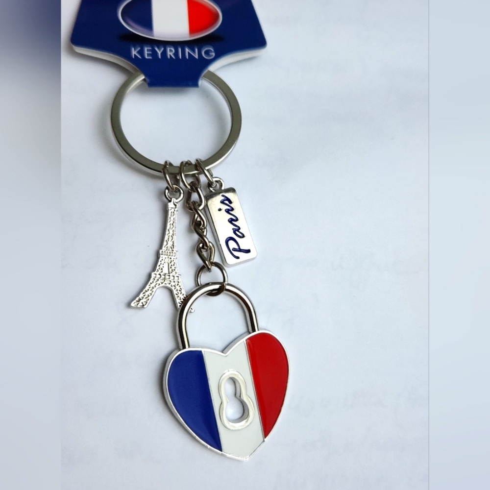 Paris keyring NWT